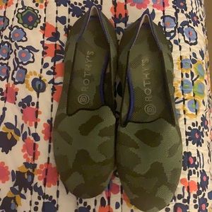 Rothys camo loafer- perfect for teachers!!!